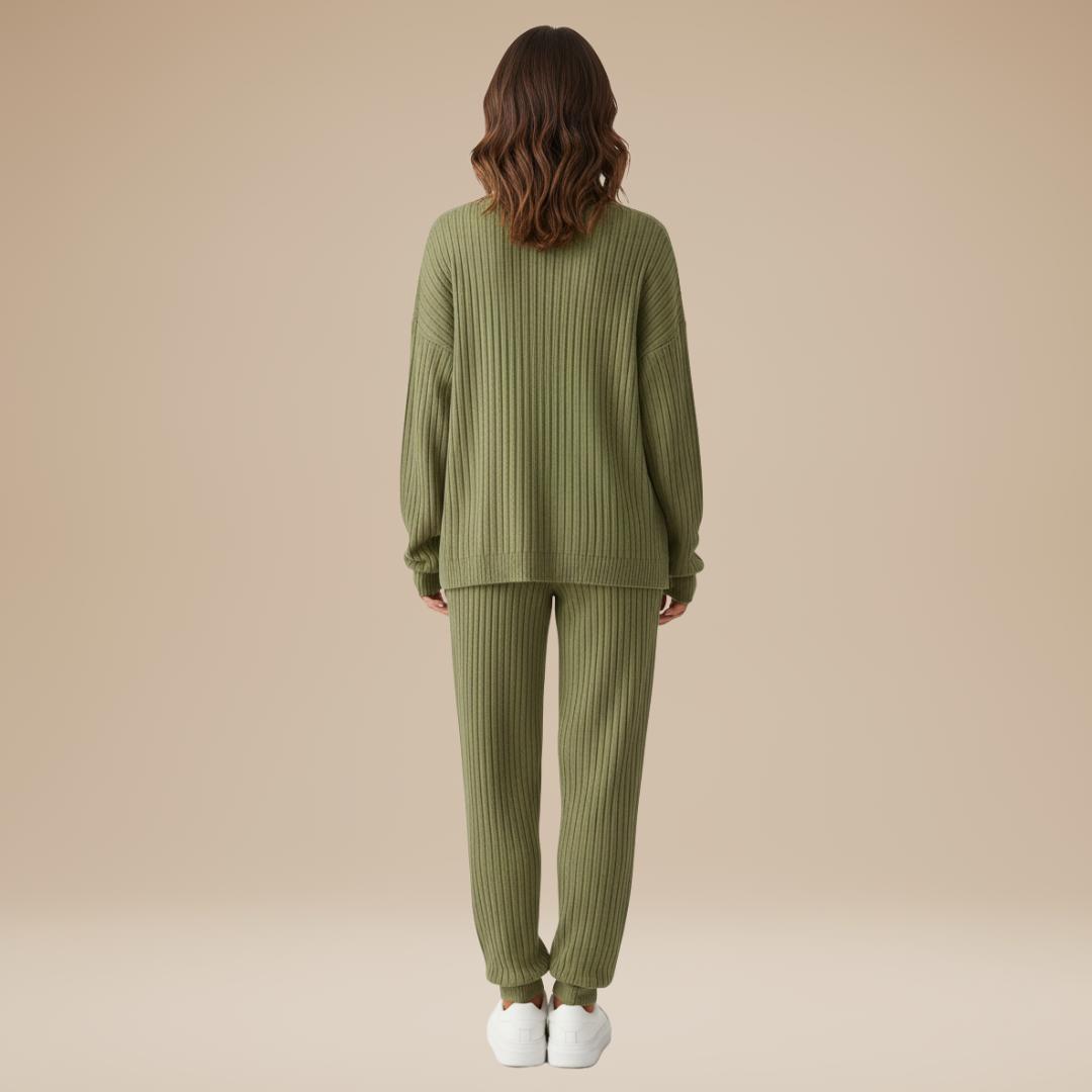 Milea | Completo Donna a Costine con Maglia a V e Pantaloni