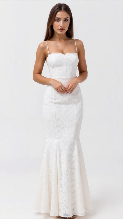 Rosalia | Abito Lungo a Sirena con Spalline Sottili e Motivo Floreale in Rilievo – Silhouette Elegante e Romantica