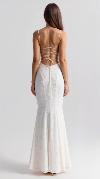 Rosalia | Abito Lungo a Sirena con Spalline Sottili e Motivo Floreale in Rilievo – Silhouette Elegante e Romantica