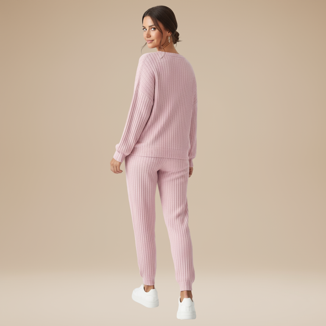 Milea | Completo Donna a Costine con Maglia a V e Pantaloni