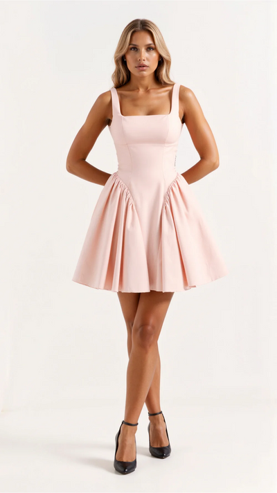 Angelica | Mini Abito Svasato con Scollo Quadrato – Silhouette Strutturata e Gonna a Balze Eleganti