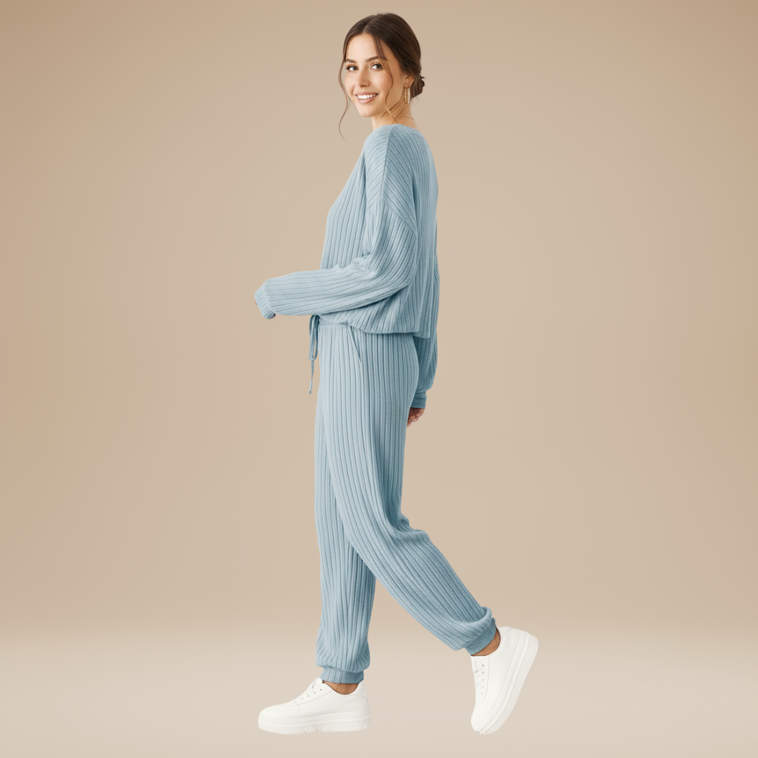 Milea | Completo Donna a Costine con Maglia a V e Pantaloni